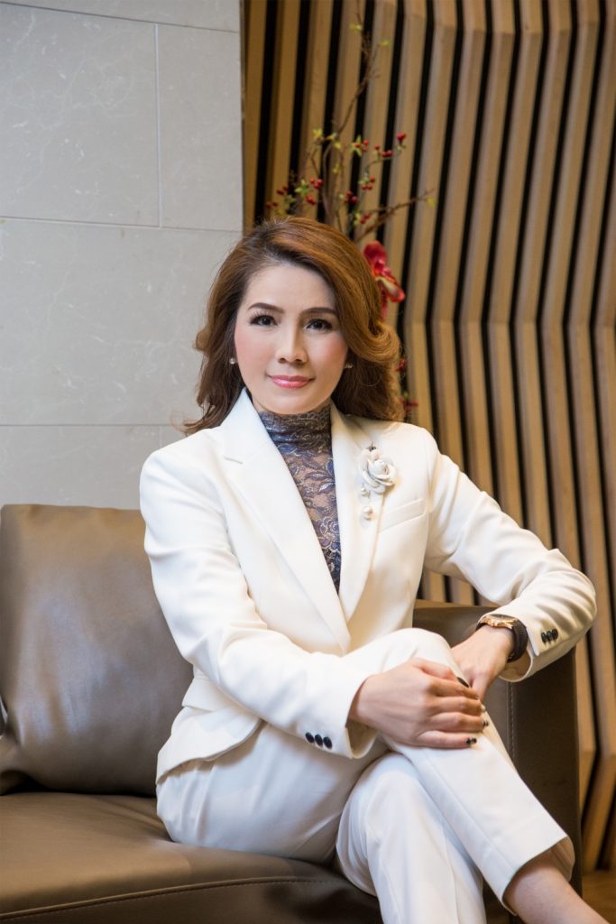 ปฏิมากร ใจอ่อน